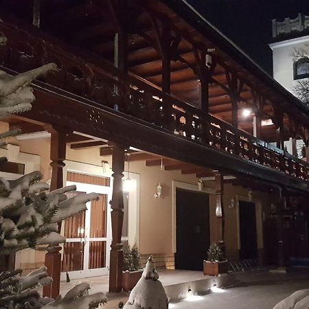 Pokoje Goscinne ”Zubr” Białowieża エクステリア 写真